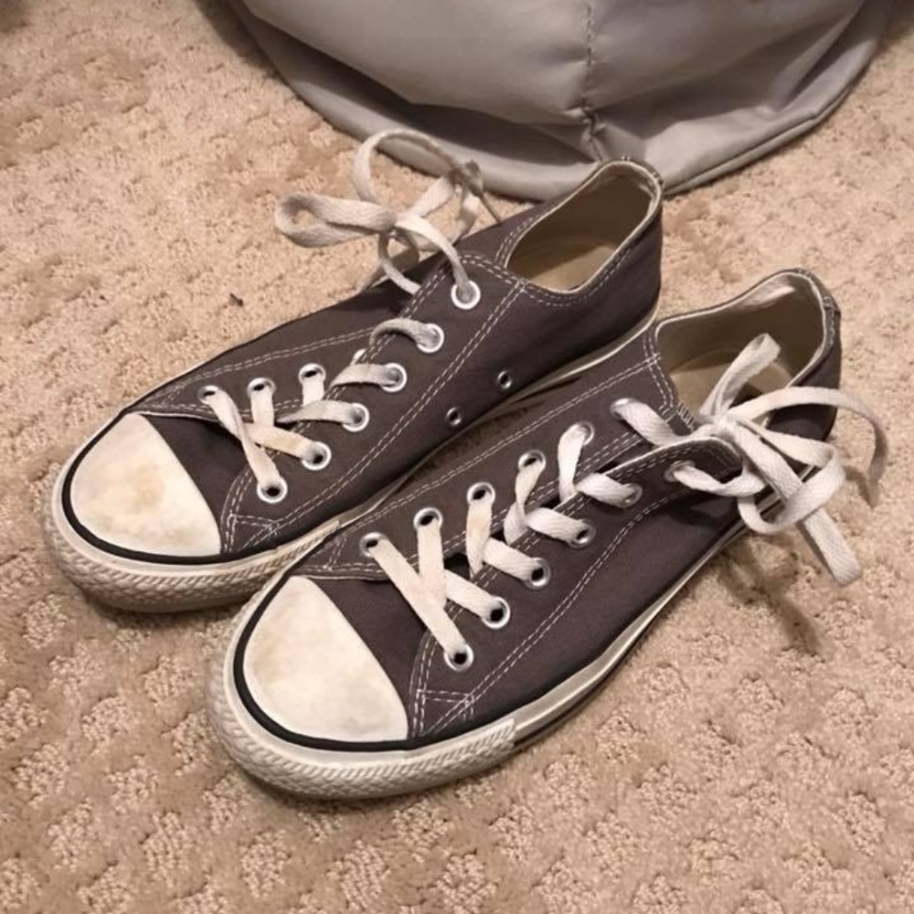 Women's Converse Size 8